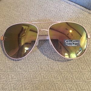 (2453). Jessica Simpson sunglasses.
